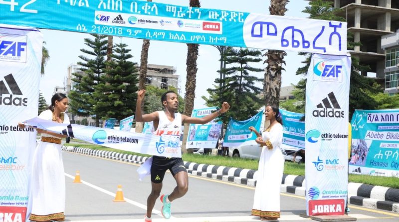 42ኛው የሻምበል አበበ ቢቂላ ማራቶን በሐዋሳ ተካሄደ፦ ገመቹ ያደሳ እና ጠጅቱ ስዩም ድል ቀንቷቸዋል!